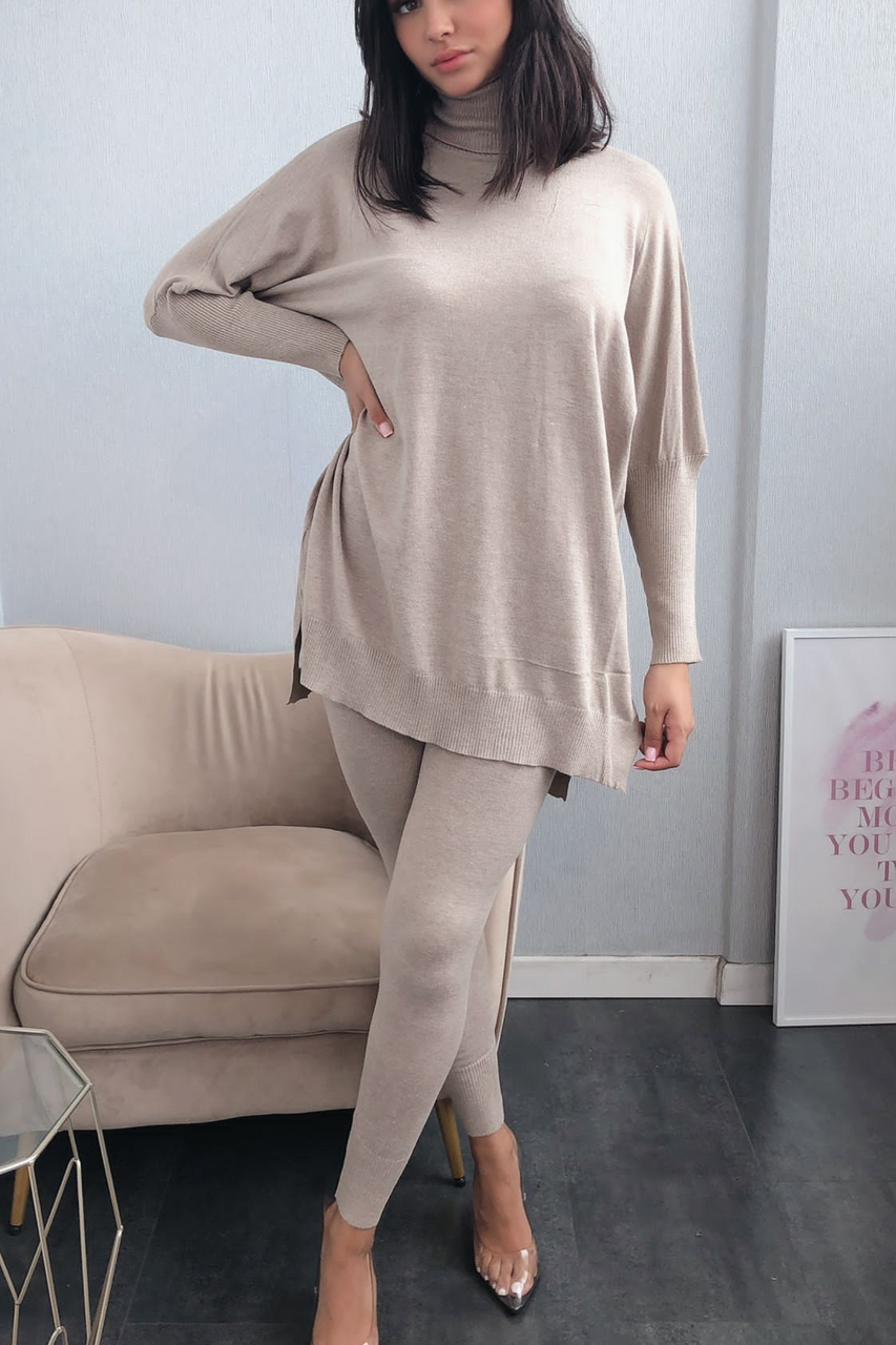 Roll neck lounge set Beige